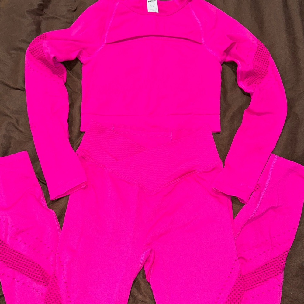 PINK Victoria's Secret Fuchsia Activewear Set. Top XS/ Legging S